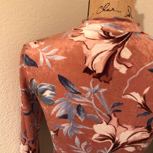 Day G Floral Long Sleeve Velvety Soft Stretch Blouse-S - Picture 6 of 15